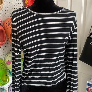 Adam Levine cropped long sleeve shirt✨